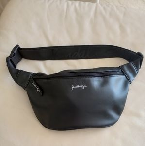 KENDALL & KYLIE Belt Bag/ Fanny Pack  Black ( NWOT)